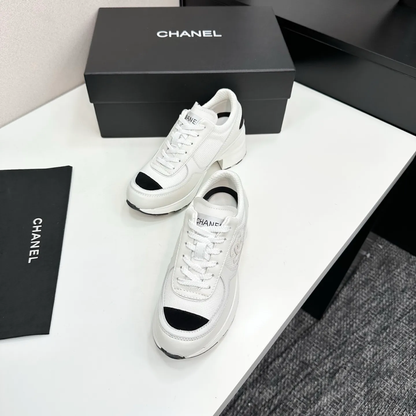 👟👟Ex-factory price 640👟👟Chanel Panda Shoes! 2025 counter's top casual sports shoes. This classic design; the upper is electro-embroidered with a variety of techniques; the outsole is fashionable and sporty; the unusual inclusion of a variety of color matching elements... The diversified mix and match is very good-looking and versatile, and can be used for leisure, fashion, sports, and outdoor... ꫛꫀꪝ Go➫ Materials: ❶Upper made of: original imported first-layer silk cowhide + original waterproof cloth + original first-layer cowhide ❷Inner lining: Original Yangli+wang ❸ Outsole based on: Original TPU combination outsole Counter boutique packaging complete set for women 35–41